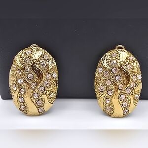 Vintage Gold Tone Clip On Earrings